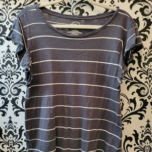 Maurices Ruffle sleeve Tshirt